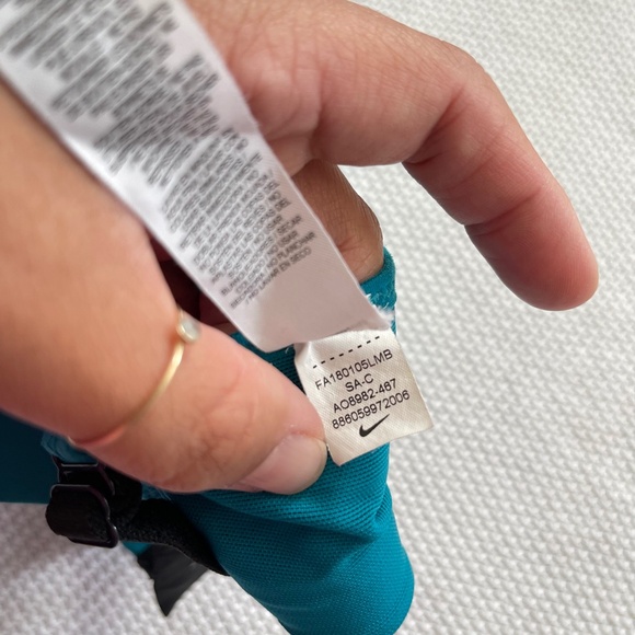 Nike Sports Bra - Picture 4 of 4